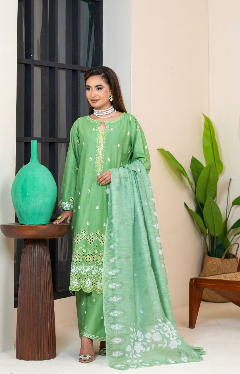 Elegant Embroidered Cotton 3-Piece Suit – Mid Winter Collection