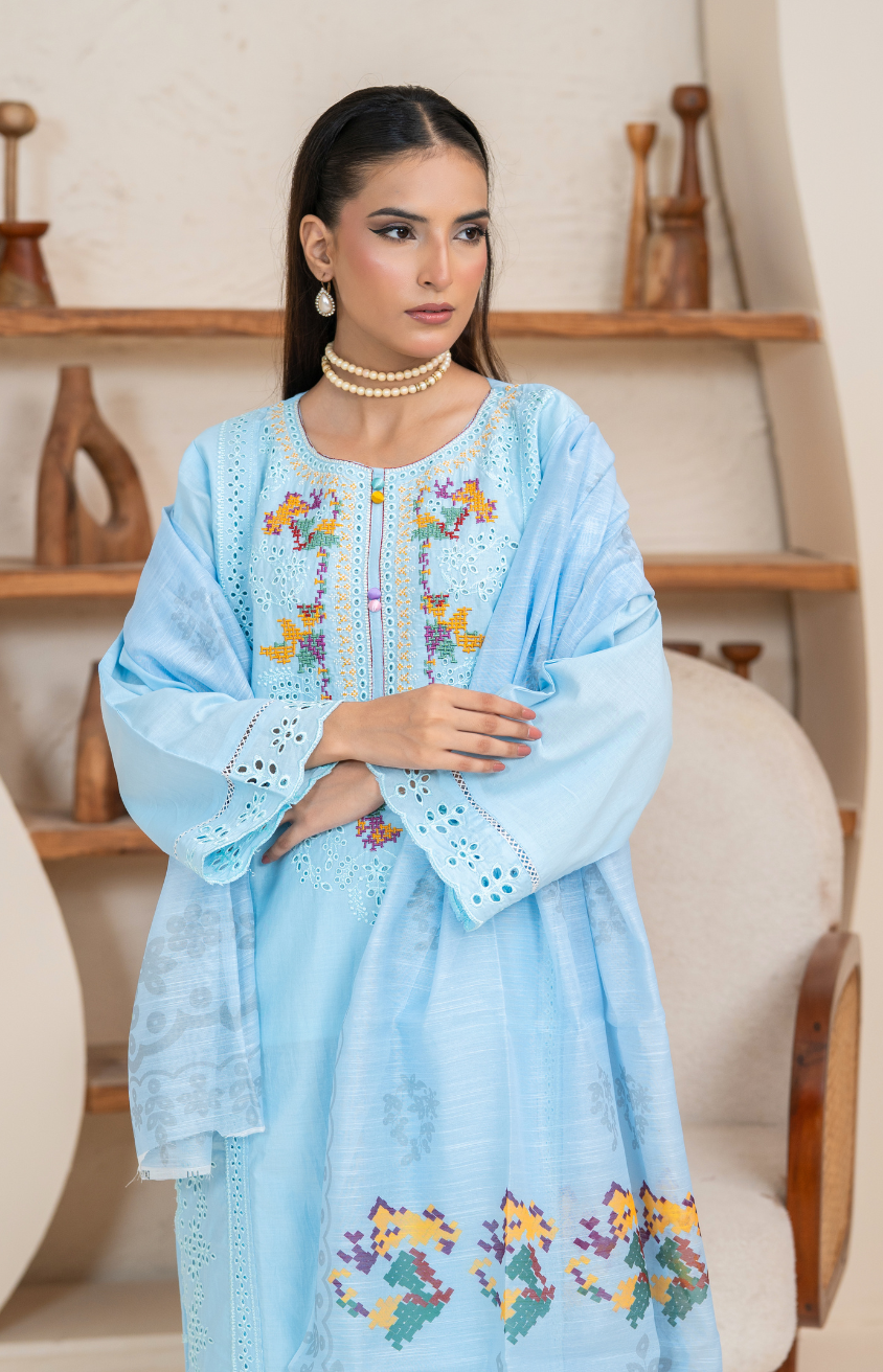 Elegant Embroidered 3-Piece Suit – Mid Winter Collection