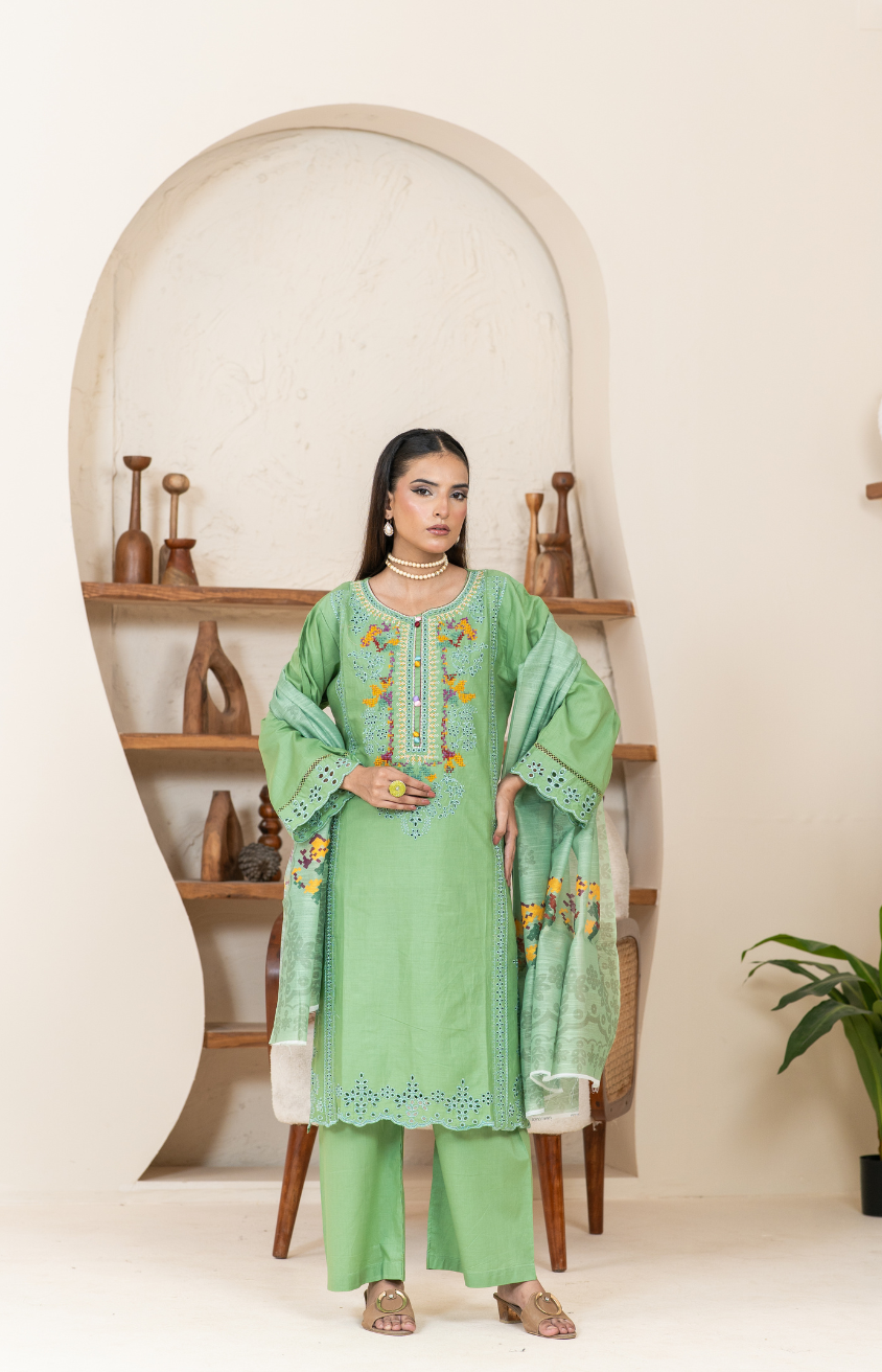 Elegant Embroidered 3-Piece Suit – Mid Winter Collection